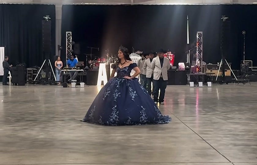 Post 1 by Arly Amador Choreography on TikTok (video)