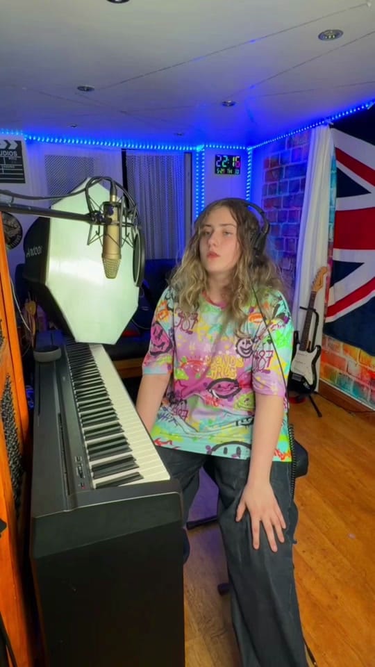Post 4 by Immi Davis on TikTok (video)