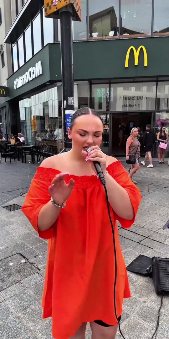 Post 1 by Demi Marie on TikTok (video)