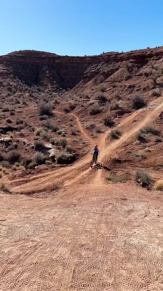 Post 3 by ELIJAH 🍒🌴🌊☀🌋 on TikTok (video)