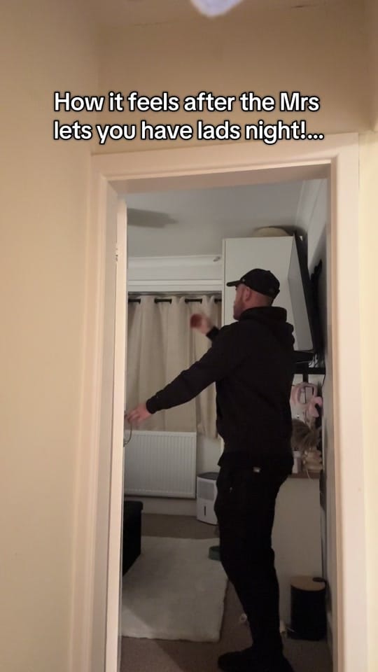Post 4 by Charlie Gillman on TikTok (video)