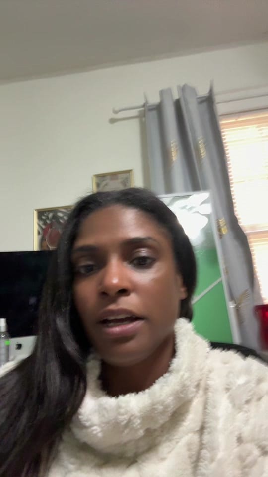 Post 4 by Luna on TikTok (video)