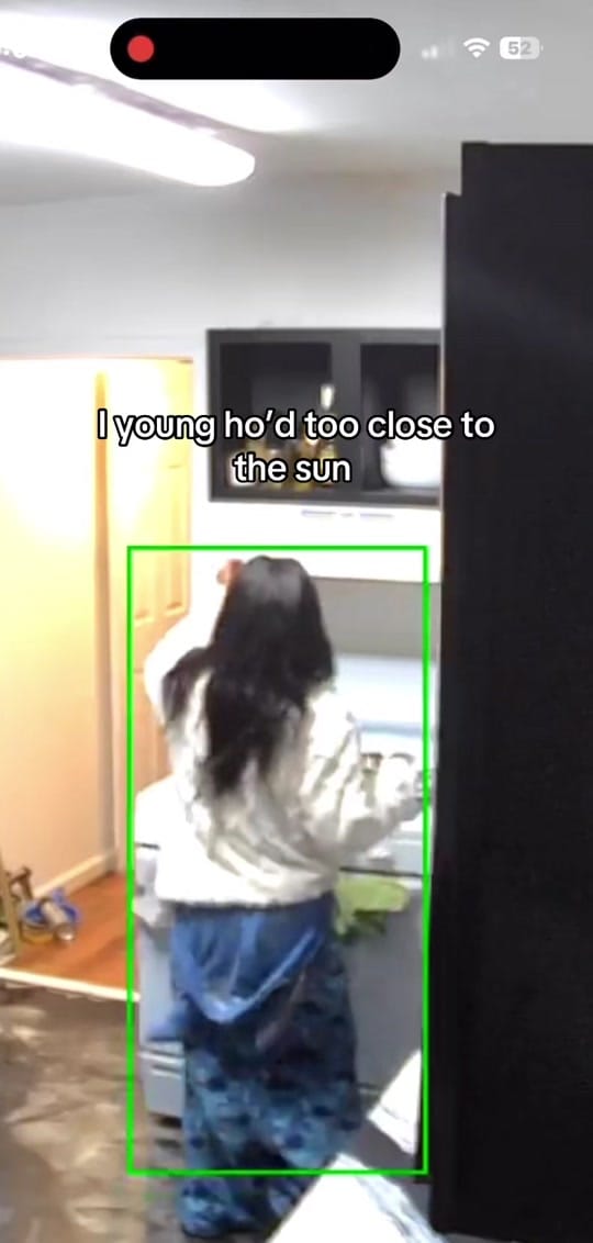 Post 2 by Luna on TikTok (video)