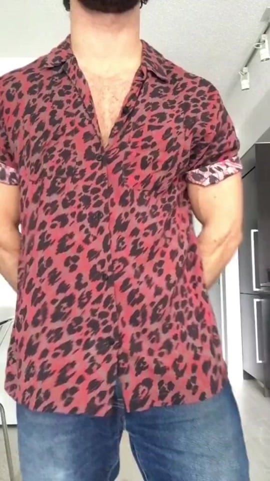 Post 1 by Max on TikTok (video)