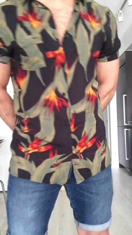 Post 10 by Max on TikTok (video)