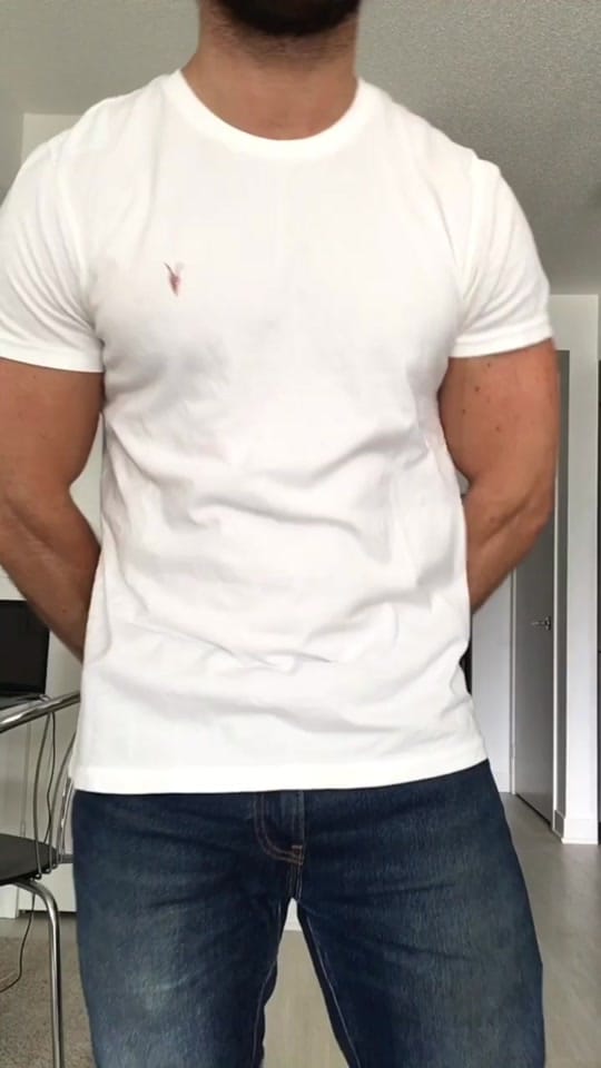 Post 4 by Max on TikTok (video)