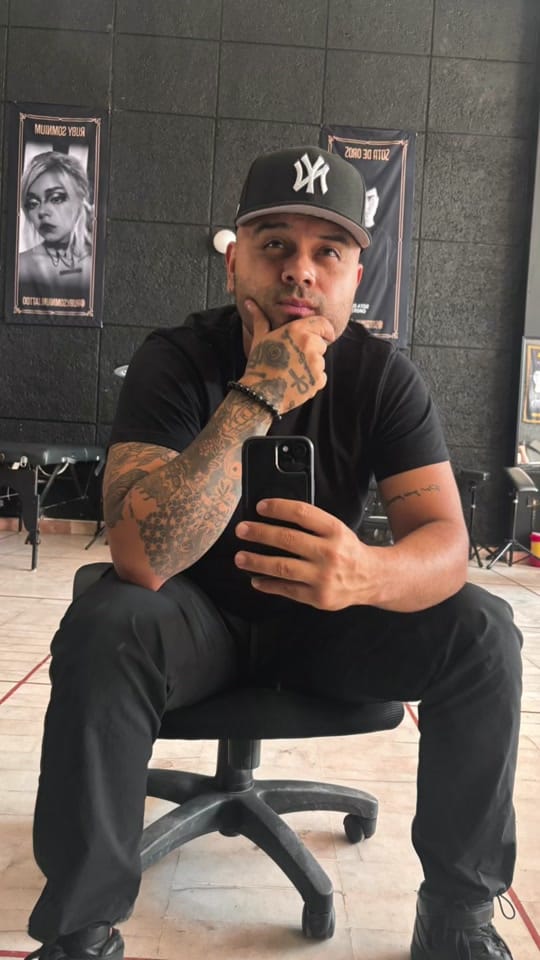 Post 2 by Hector Michell on TikTok (video)