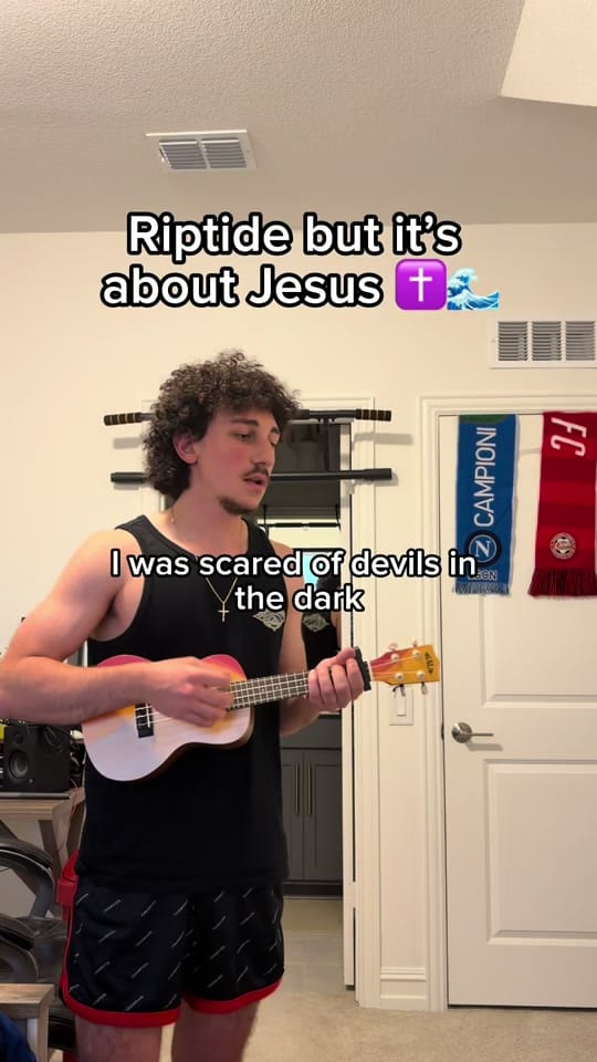 Post 6 by Majesty’s Wing on TikTok (video)