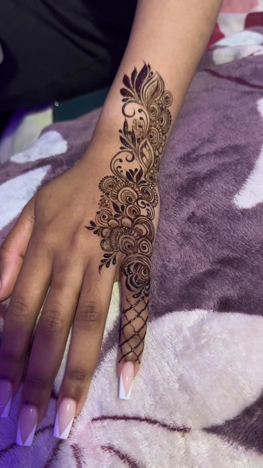 Post 5 by Biint_Alii on TikTok (video)