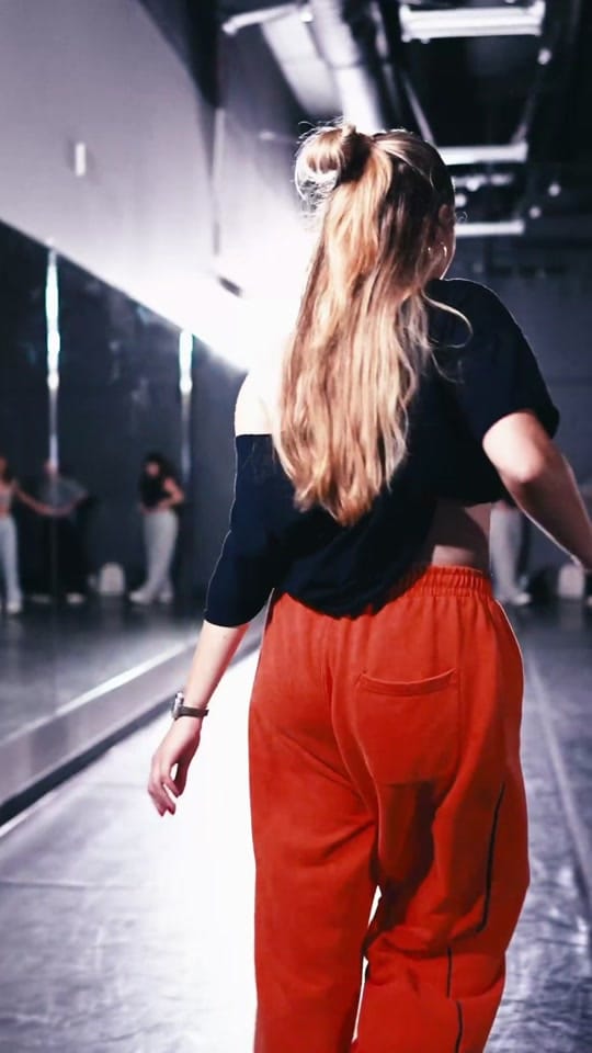 Post 4 by Jessica Rizzardi | Dancer Jess on TikTok (video)