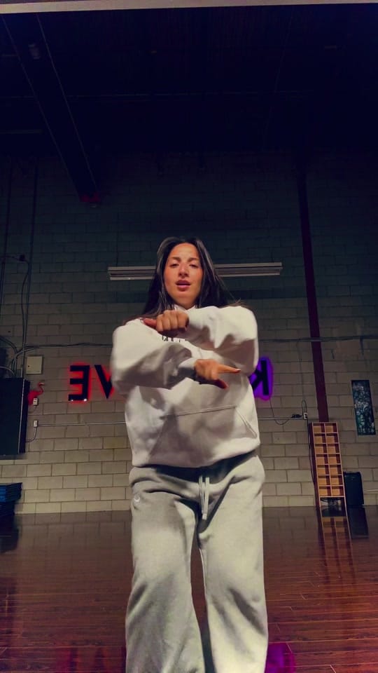 Post 5 by Amanda Videla on TikTok (video)