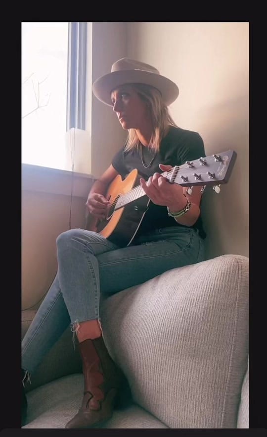 Post 5 by Gina Venier on TikTok (video)