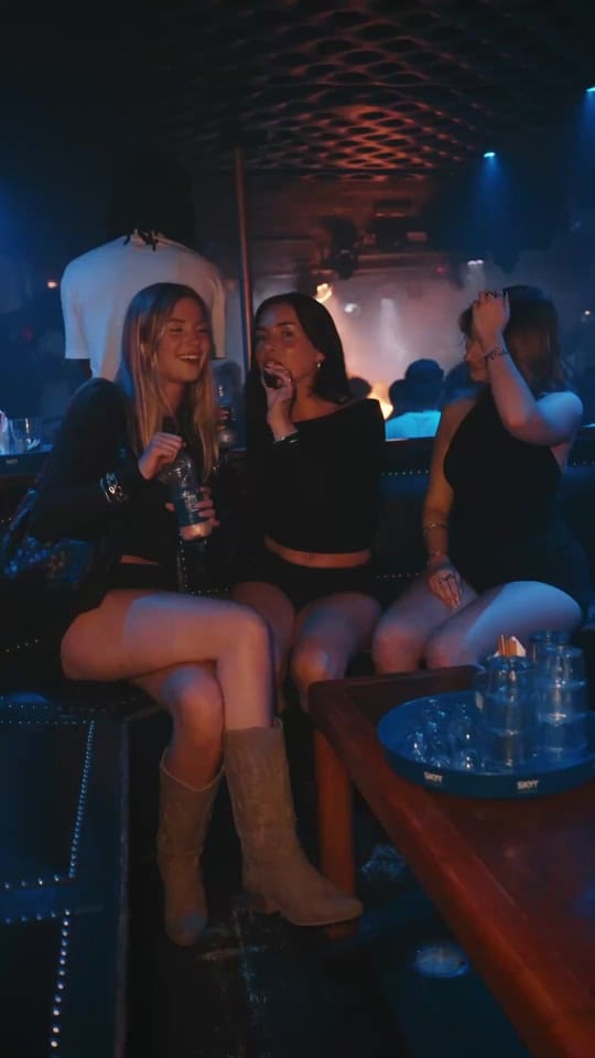 Post 6 by Abreuvoir Montreal on TikTok (video)
