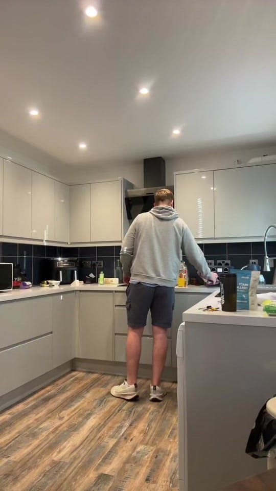 Post 6 by Laura Fulgenzi on TikTok (video)