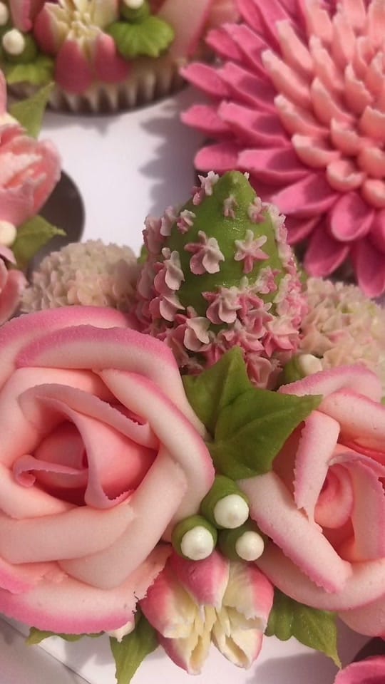 Post 5 by essexbouqcakes on TikTok (video)
