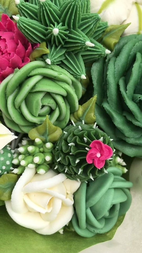Post 3 by essexbouqcakes on TikTok (video)