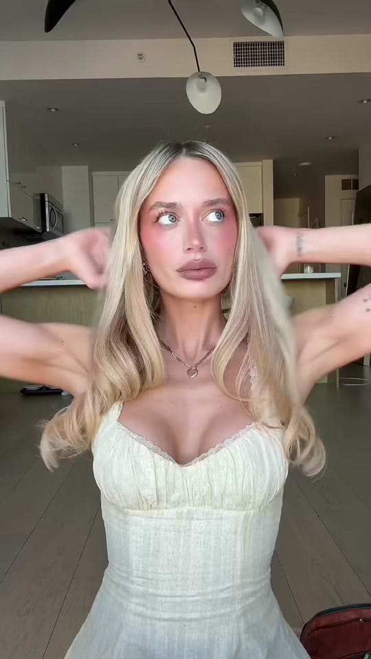 Post 5 by ꜱᴏɴʏᴀ ᴇꜱᴍᴀɴ on TikTok (video)