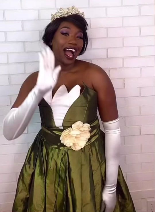 Post 8 by 𝕊hamika 𝕄itchell on TikTok (video)