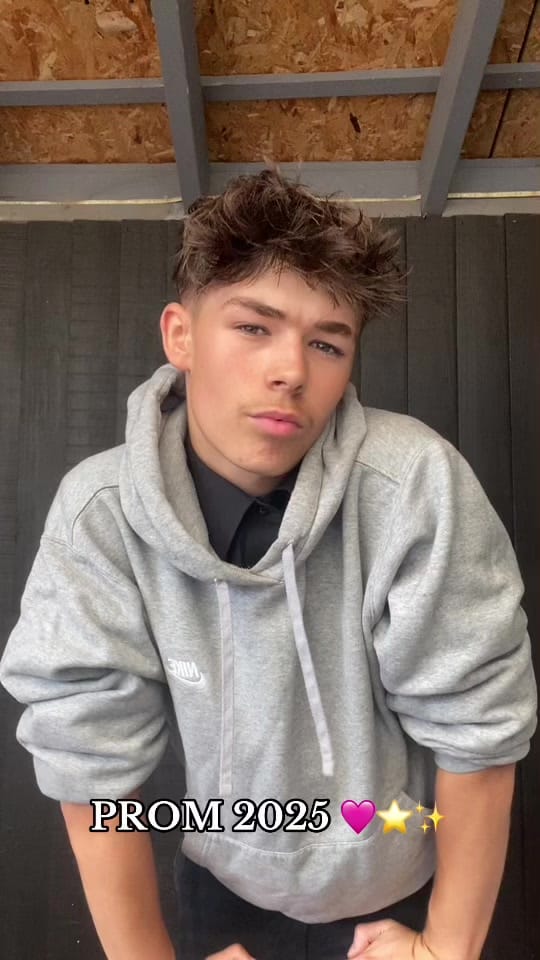 Post 5 by ESME DOLL | Bristol, UK on TikTok (video)