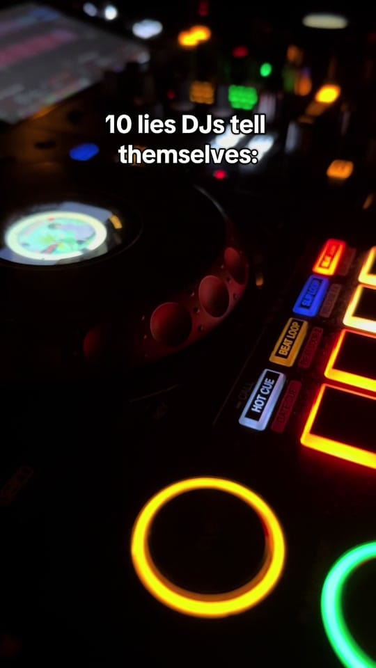 Post 2 by Komoya on TikTok (video)