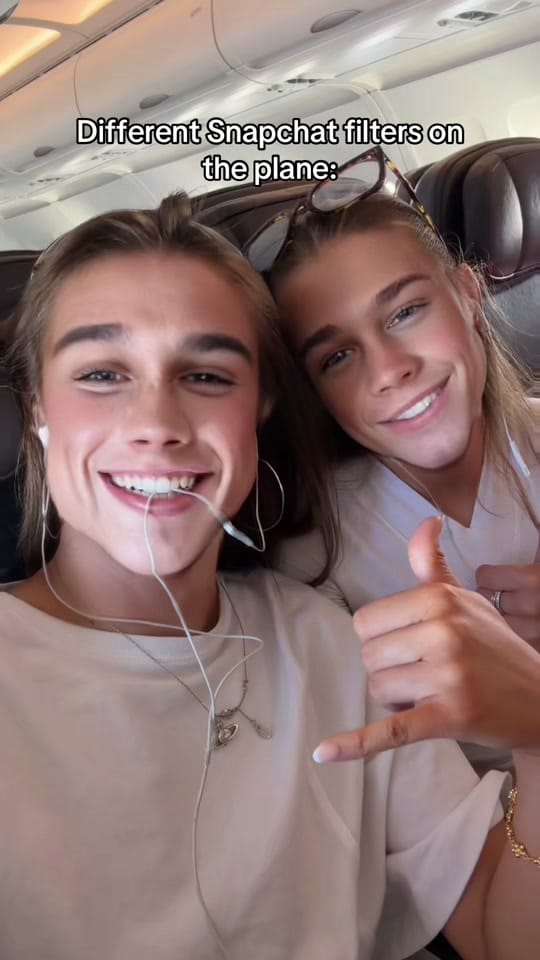 Post 2 by Nina on TikTok (video)