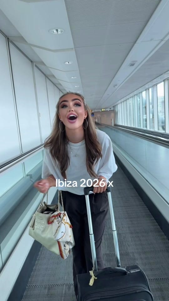 Post 7 by Nina on TikTok (video)