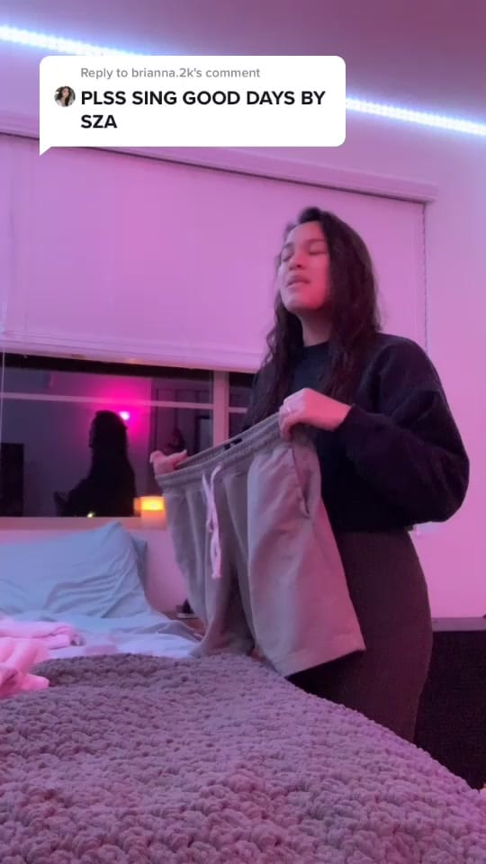 Post 5 by A Y V A on TikTok (video)