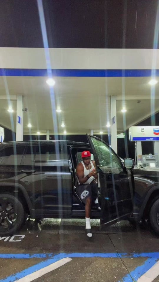 Post 1 by yofavunk_ on TikTok (video)