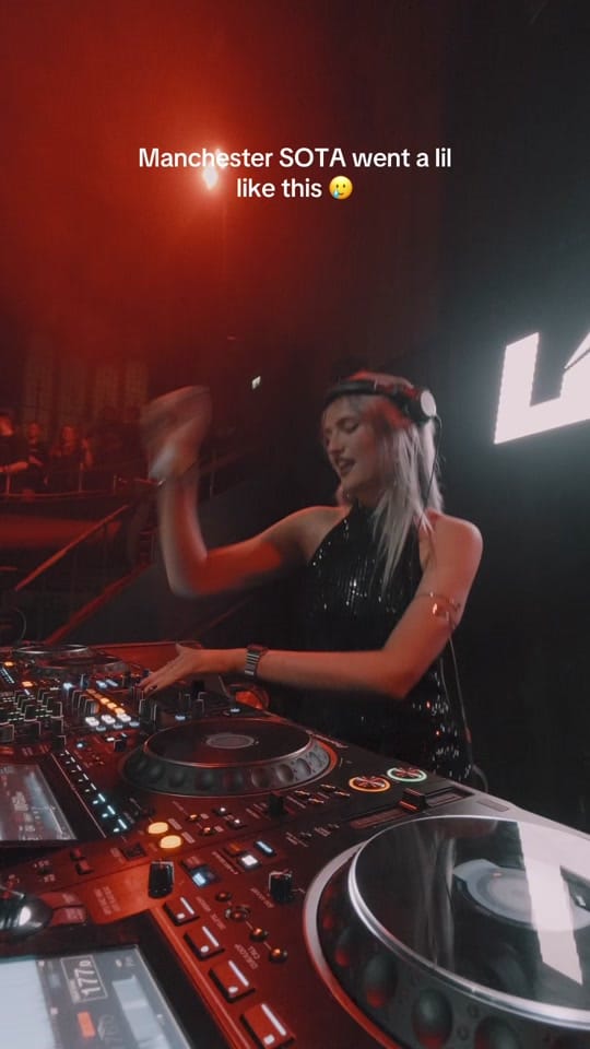 Post 8 by LICIA (lee-sha) on TikTok (video)