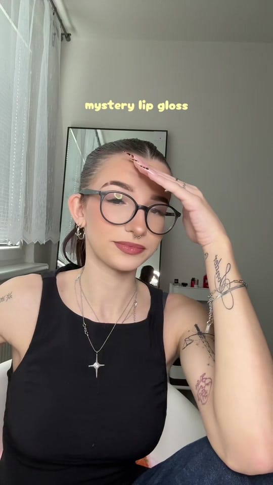 Post 9 by jolanka <3 on TikTok (video)