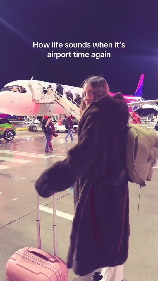Post 2 by LIZY on TikTok (video)