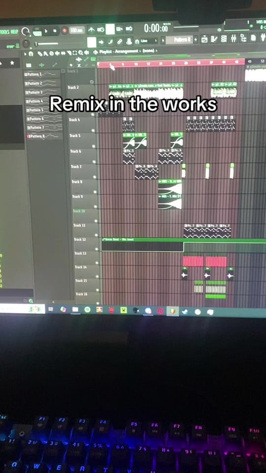 Post 4 by NØM4 on TikTok (video)