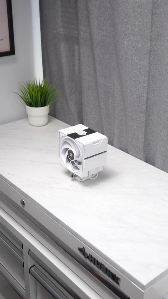 Post 1 by Chanel Tech on TikTok (video)