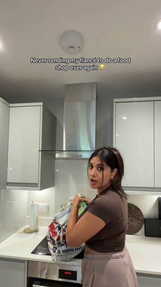 Post 6 by Navey on TikTok (video)