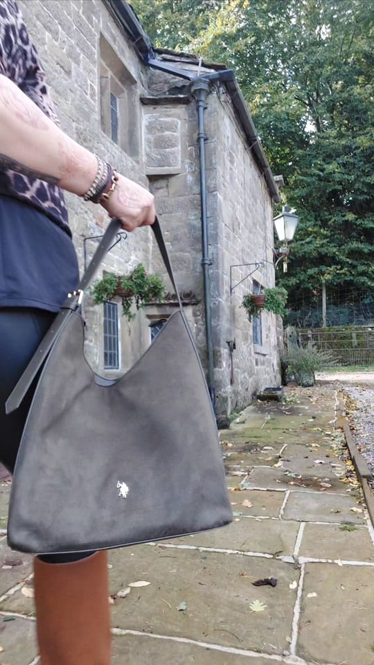 Post 3 by Fiona Jayne Chapman on TikTok (video)