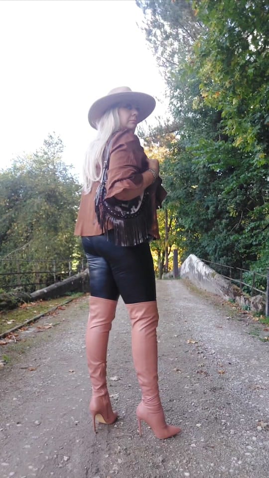 Post 6 by Fiona Jayne Chapman on TikTok (video)