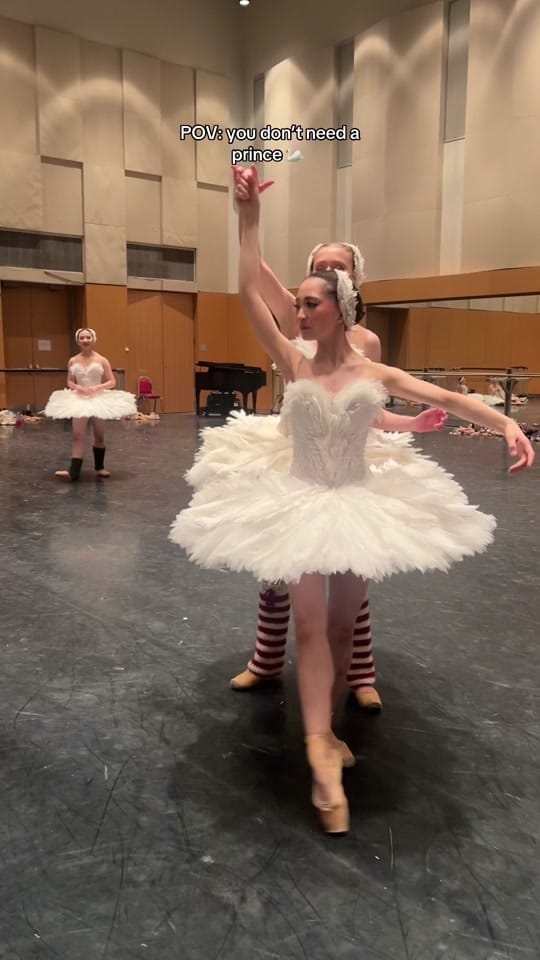 Post 4 by anita.ballerina 🇨🇺🩰 on TikTok (video)