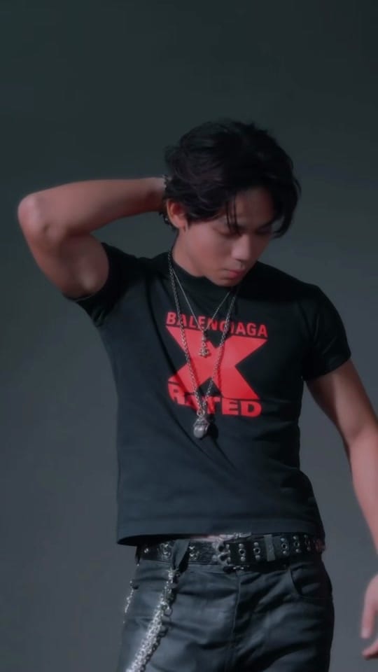 Post 2 by Julie 💤 on TikTok (video)