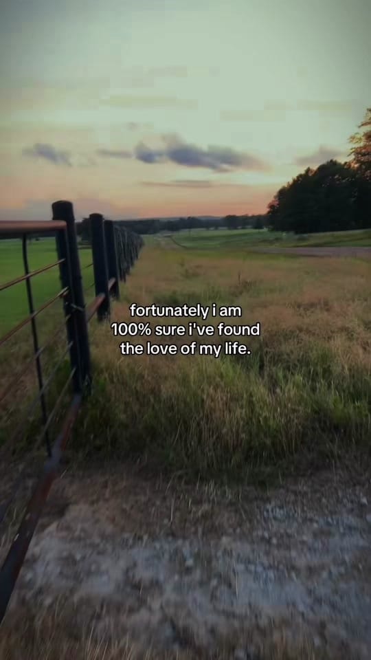Post 2 by Gio Dara on TikTok (video)
