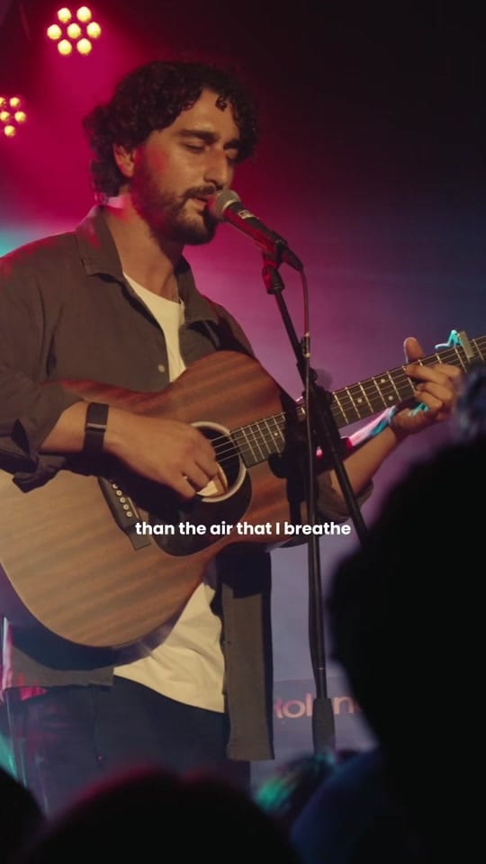 Post 6 by Gio Dara on TikTok (video)