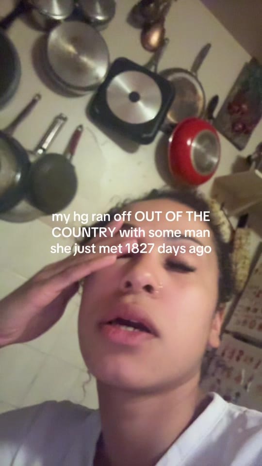 Post 8 by ELLENIA MIONI on TikTok (video)