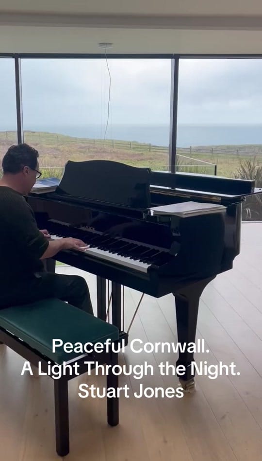 Post 4 by Stuart Jones ‘News and Music’ on TikTok (video)