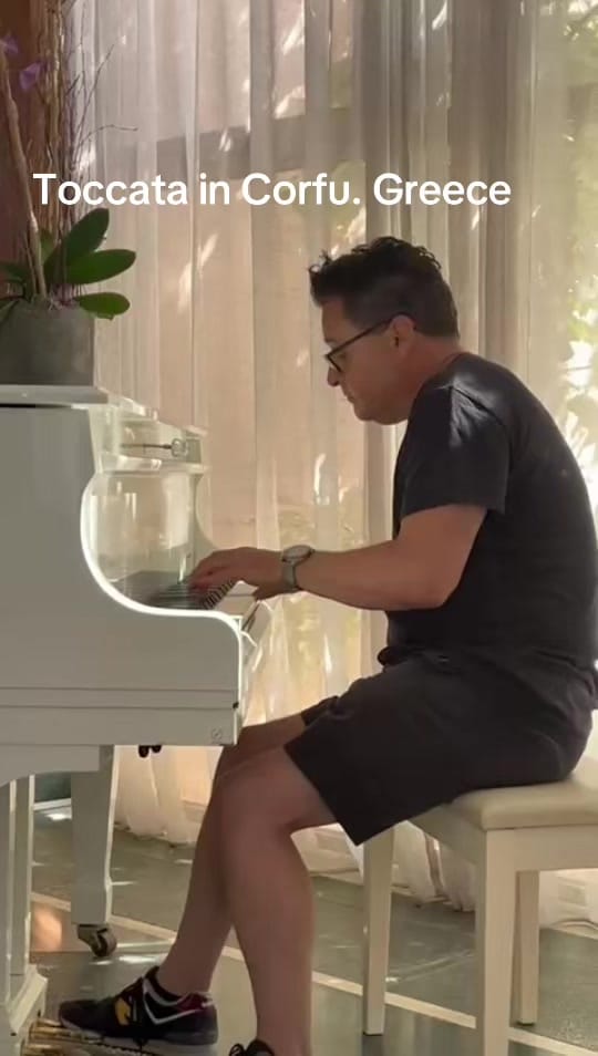 Post 9 by Stuart Jones ‘News and Music’ on TikTok (video)
