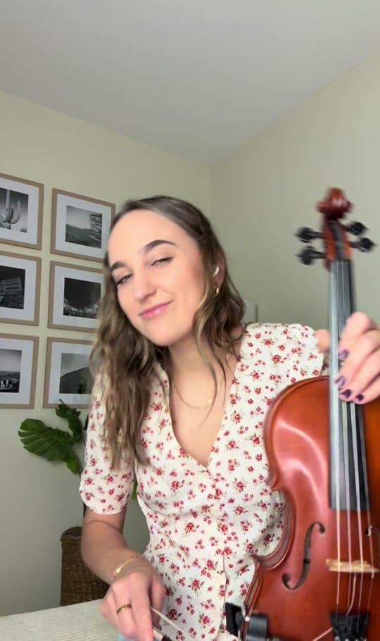 Post 1 by Diana Daw on TikTok (video)