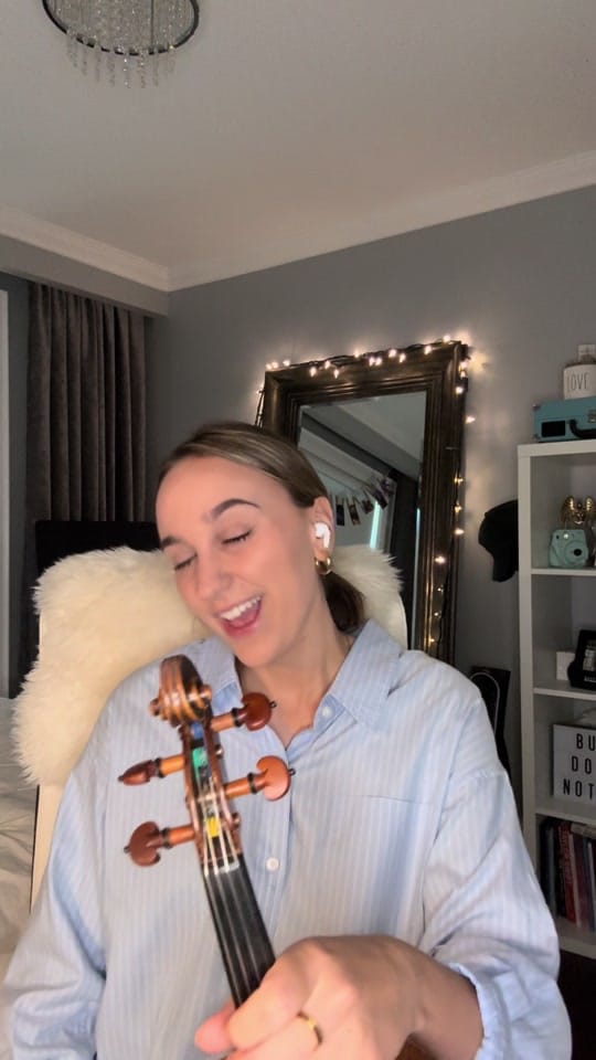 Post 3 by Diana Daw on TikTok (video)
