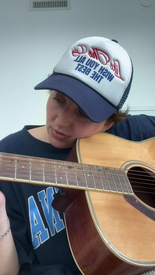 Post 9 by ELLES on TikTok (video)