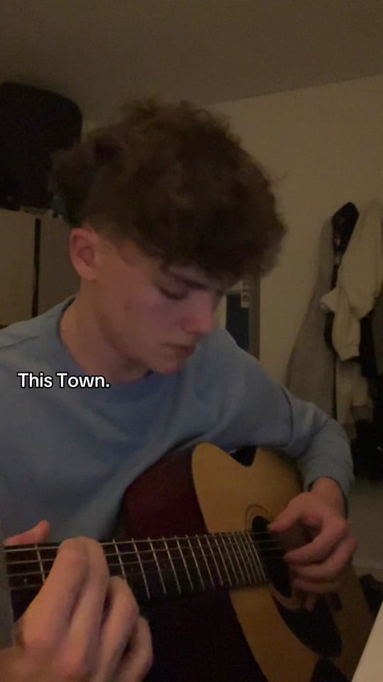 Post 7 by Emre Can on TikTok (video)