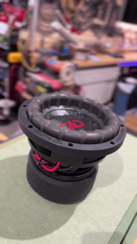 Post 7 by XochiltCarAudio on TikTok (video)