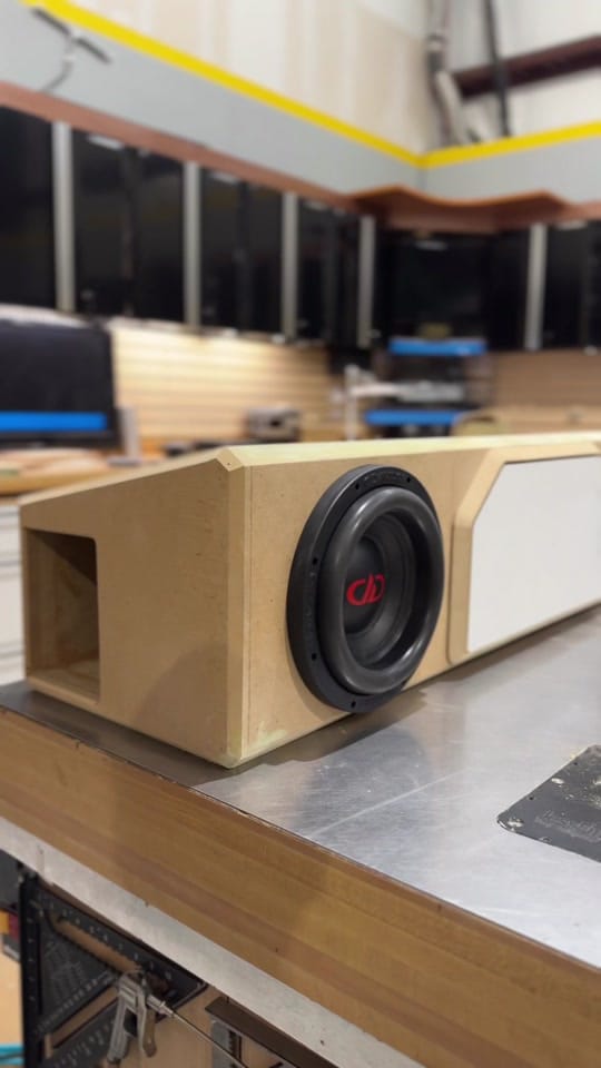 Post 4 by XochiltCarAudio on TikTok (video)