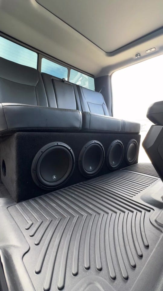 Post 3 by XochiltCarAudio on TikTok (video)